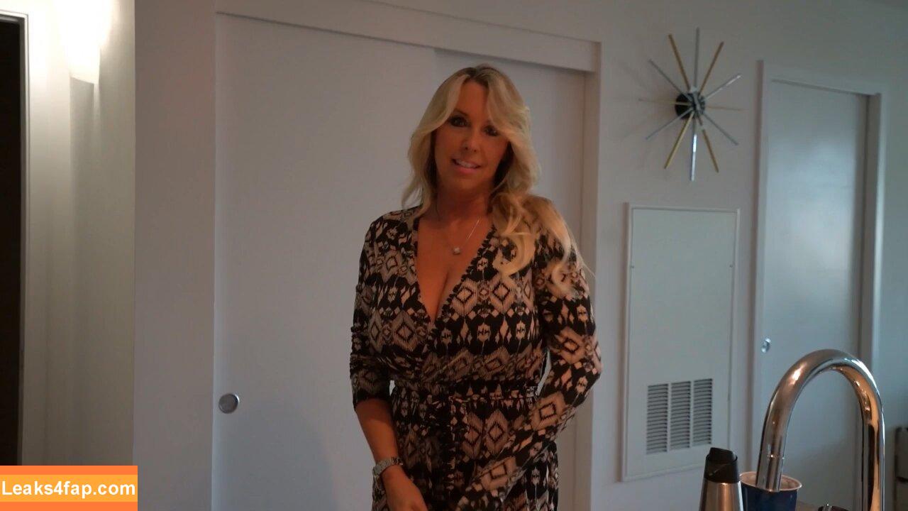 Wifey's World / Sandra Otterson / certified_wifeysworld / wifeysworld leaked photo photo #0899