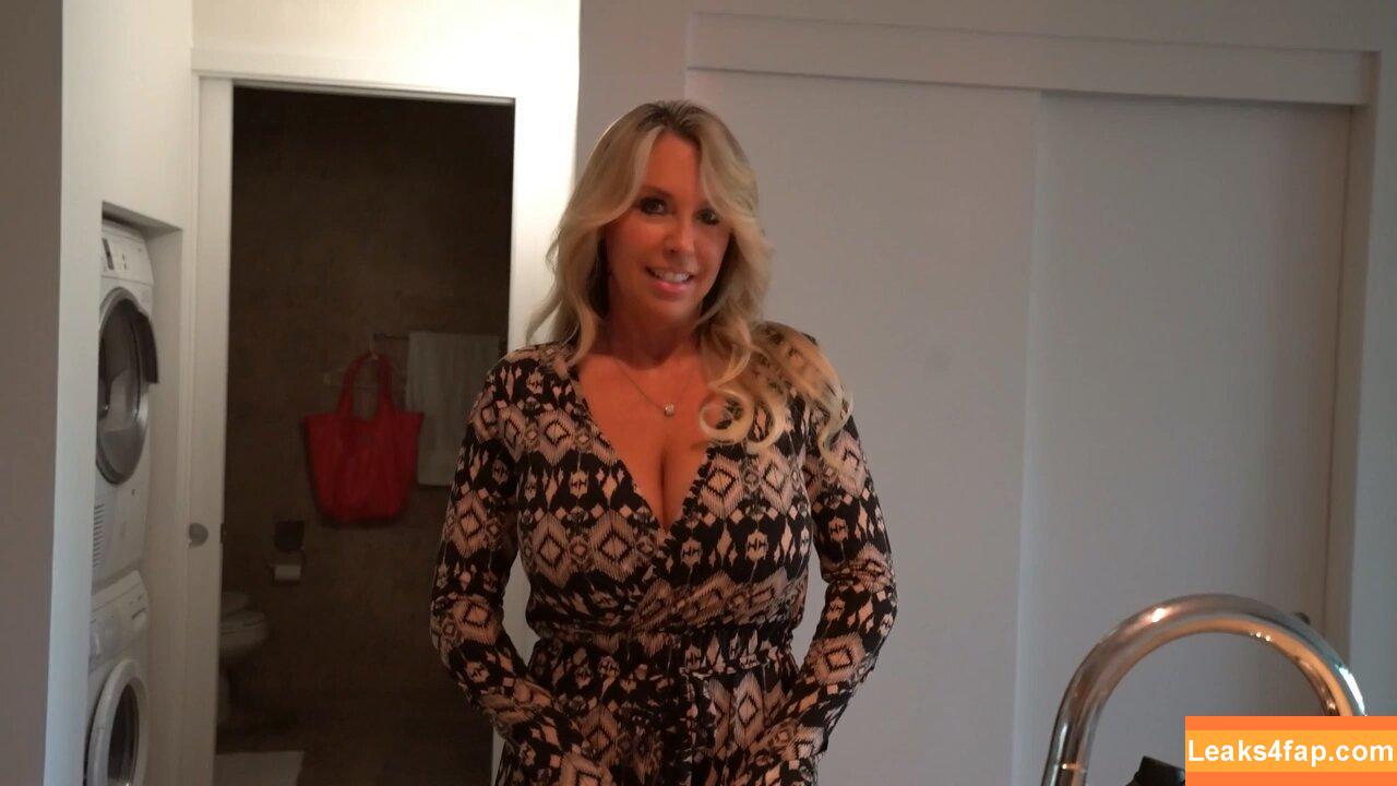 Wifey's World / Sandra Otterson / certified_wifeysworld / wifeysworld leaked photo photo #0913