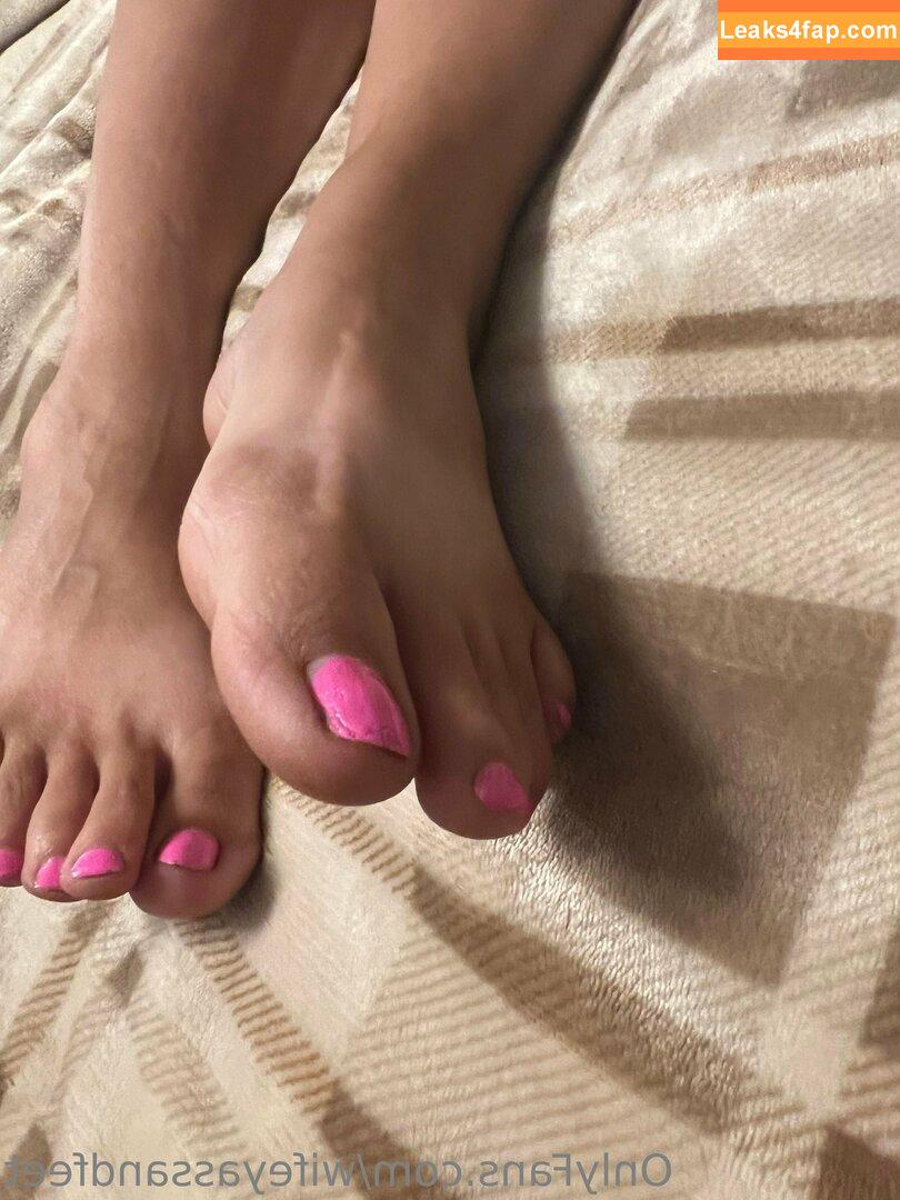 wifeyassandfeet /  leaked photo photo #0078