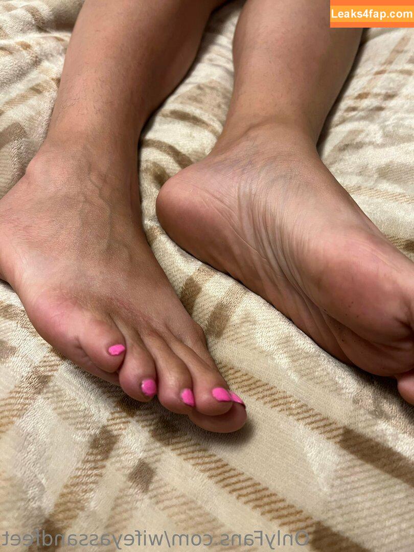 wifeyassandfeet /  leaked photo photo #0079