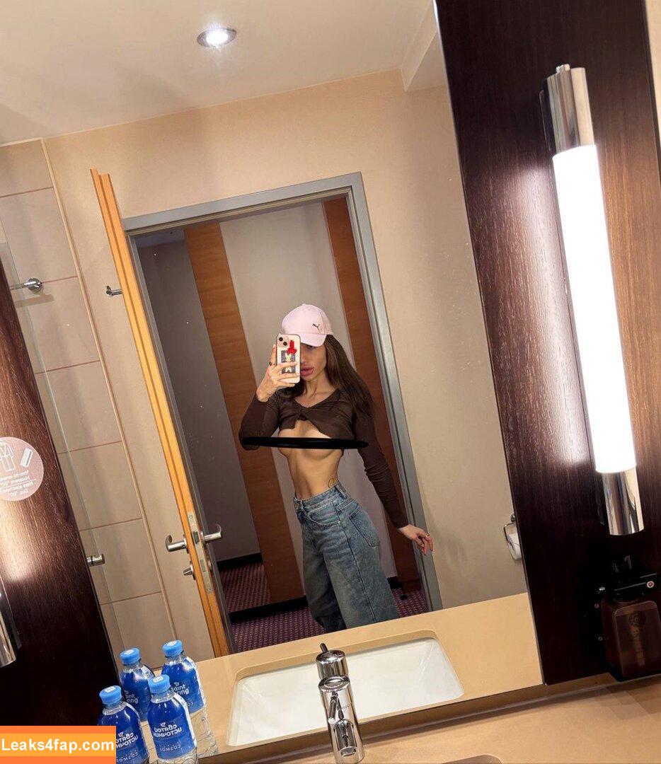 wildmadlora / lola / lunascorpi leaked photo photo #0009