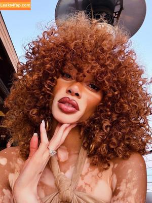 Winnie Harlow photo #0477