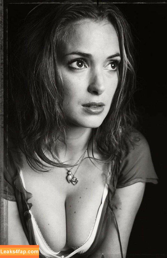 Winona Ryder / winonaryderofficial слитое фото фото #0045