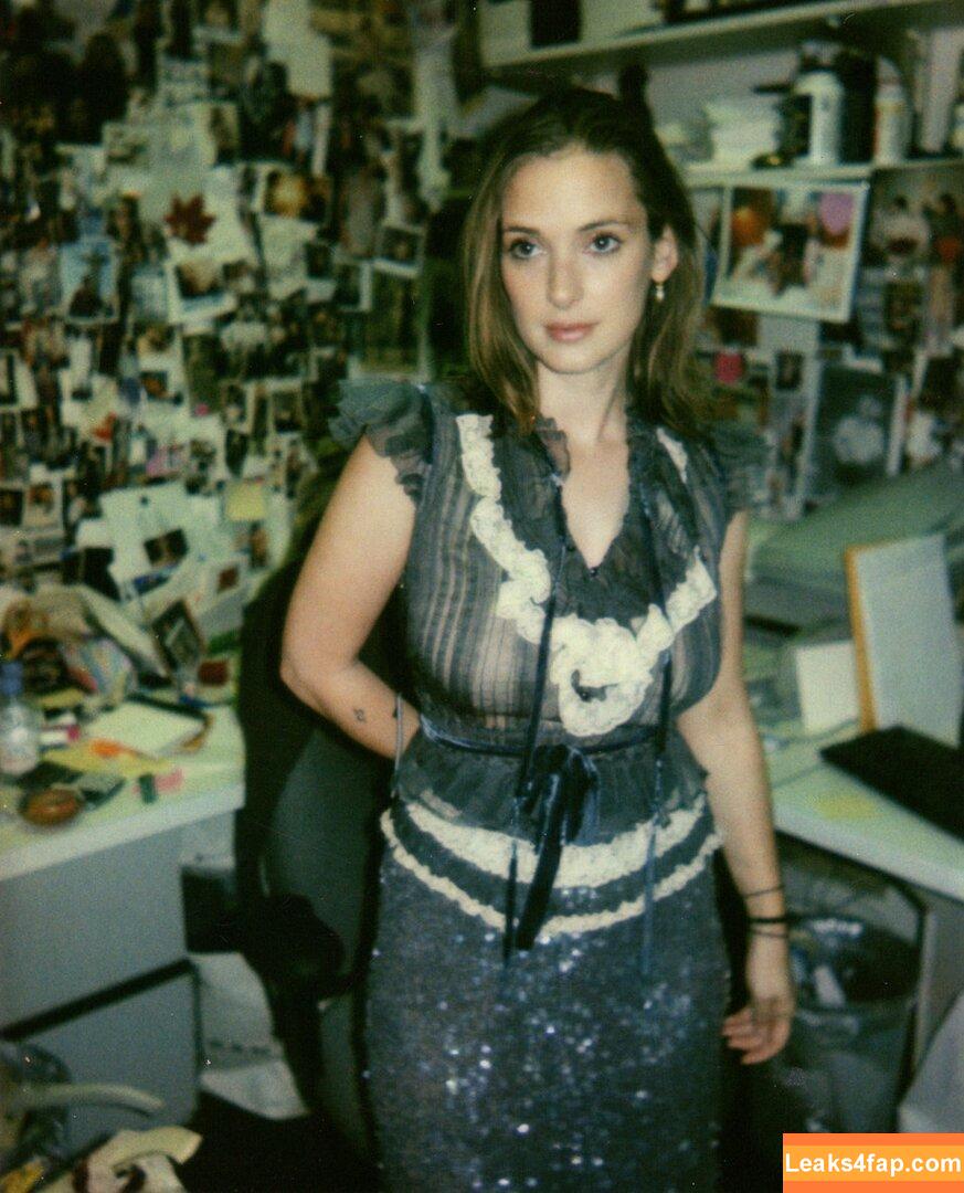 Winona Ryder / winonaryderofficial leaked photo photo #0076