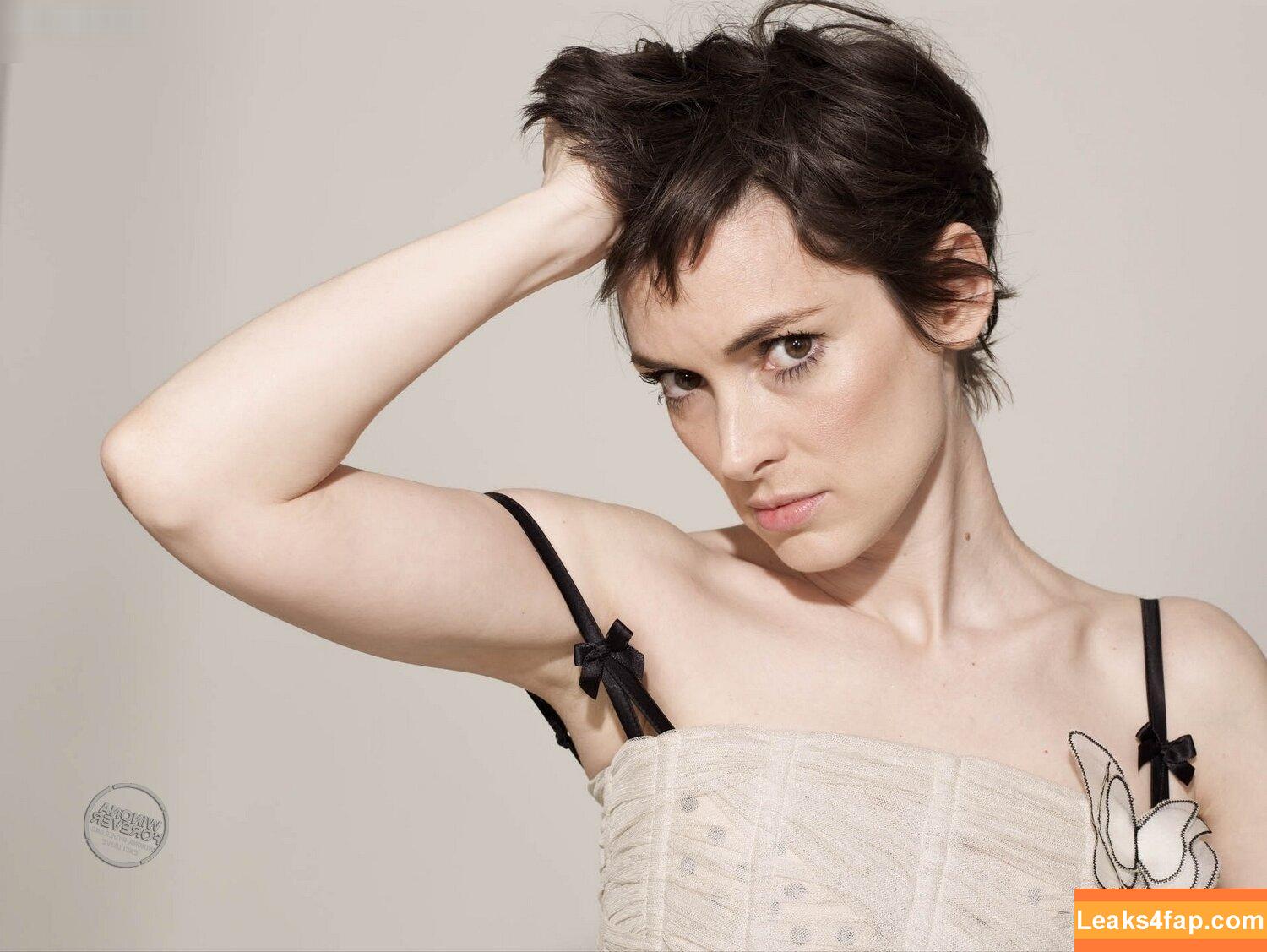 Winona Ryder / winonaryderofficial leaked photo photo #0168