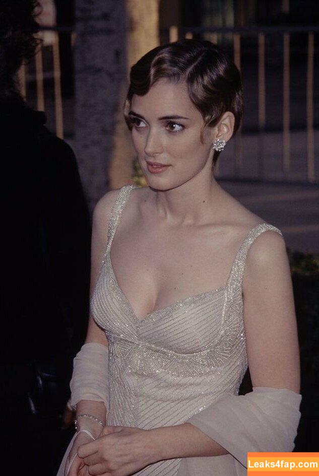 Winona Ryder / winonaryderofficial leaked photo photo #0174