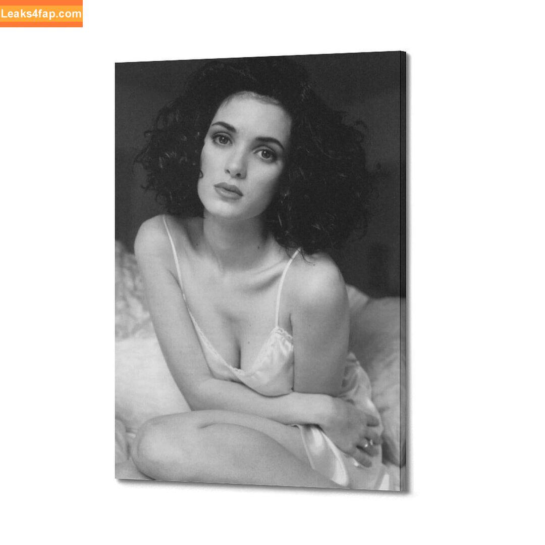 Winona Ryder / winonaryderofficial leaked photo photo #0232