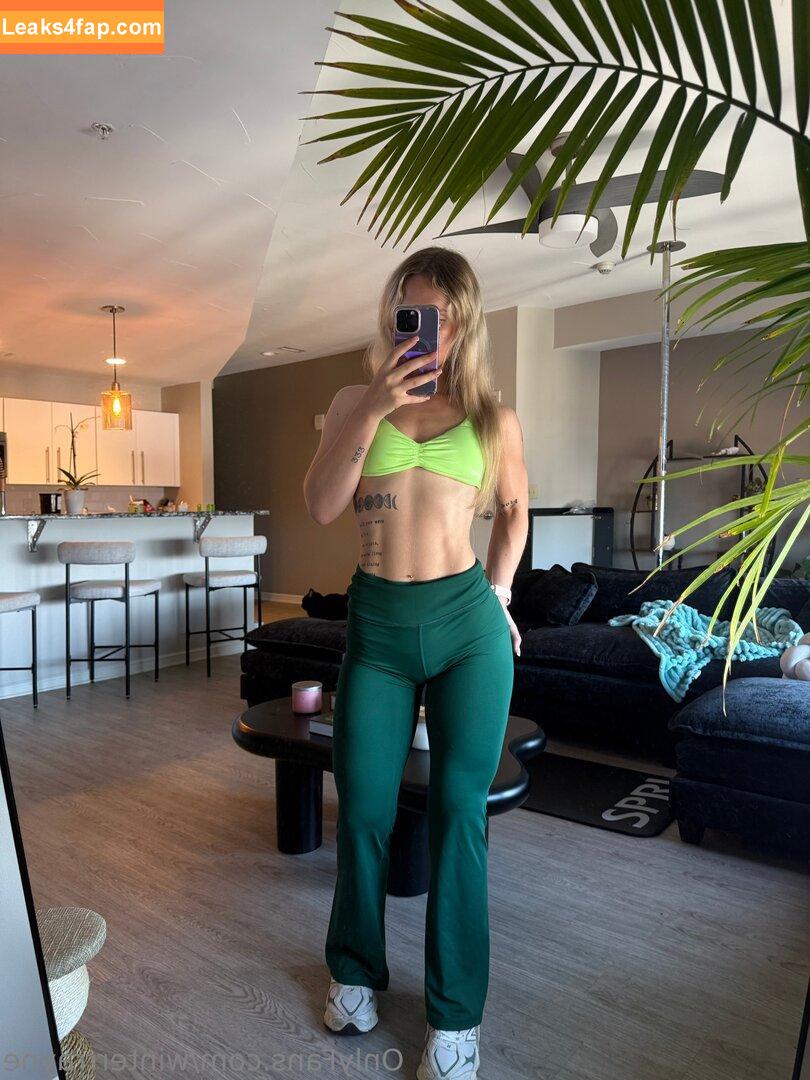 winterrrayne / winterrayne__ leaked photo photo #0022
