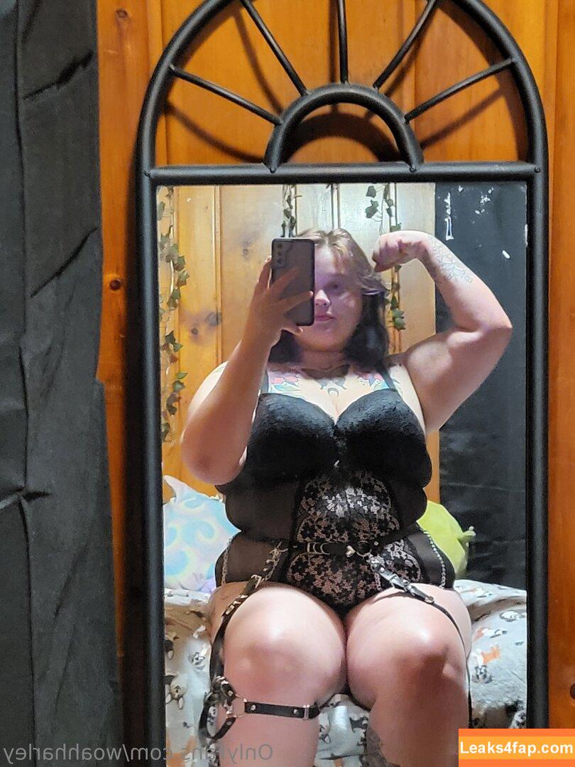 woahharley /  leaked photo photo #0009