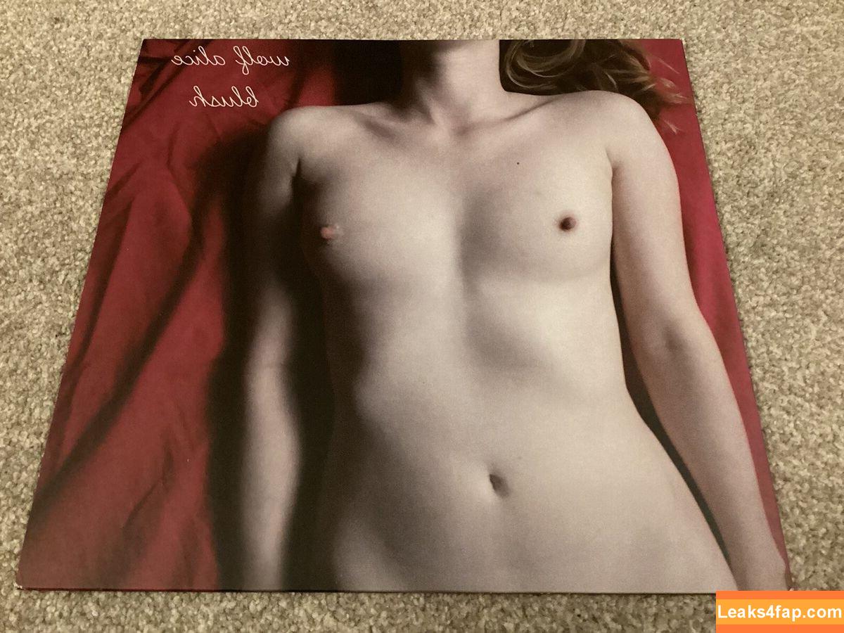 Wolf Alice /  leaked photo photo #0001