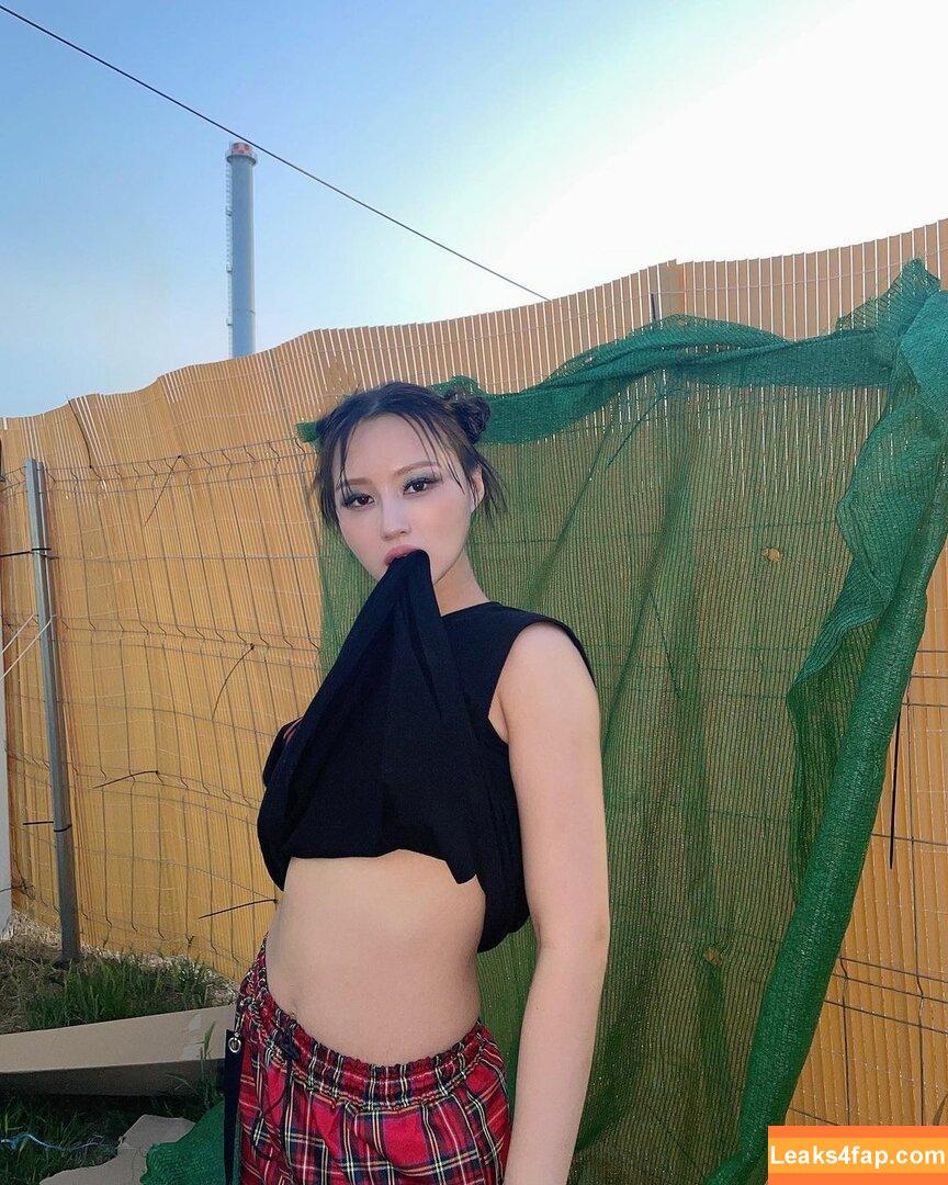 WomenK-pop /  leaked photo photo #0028