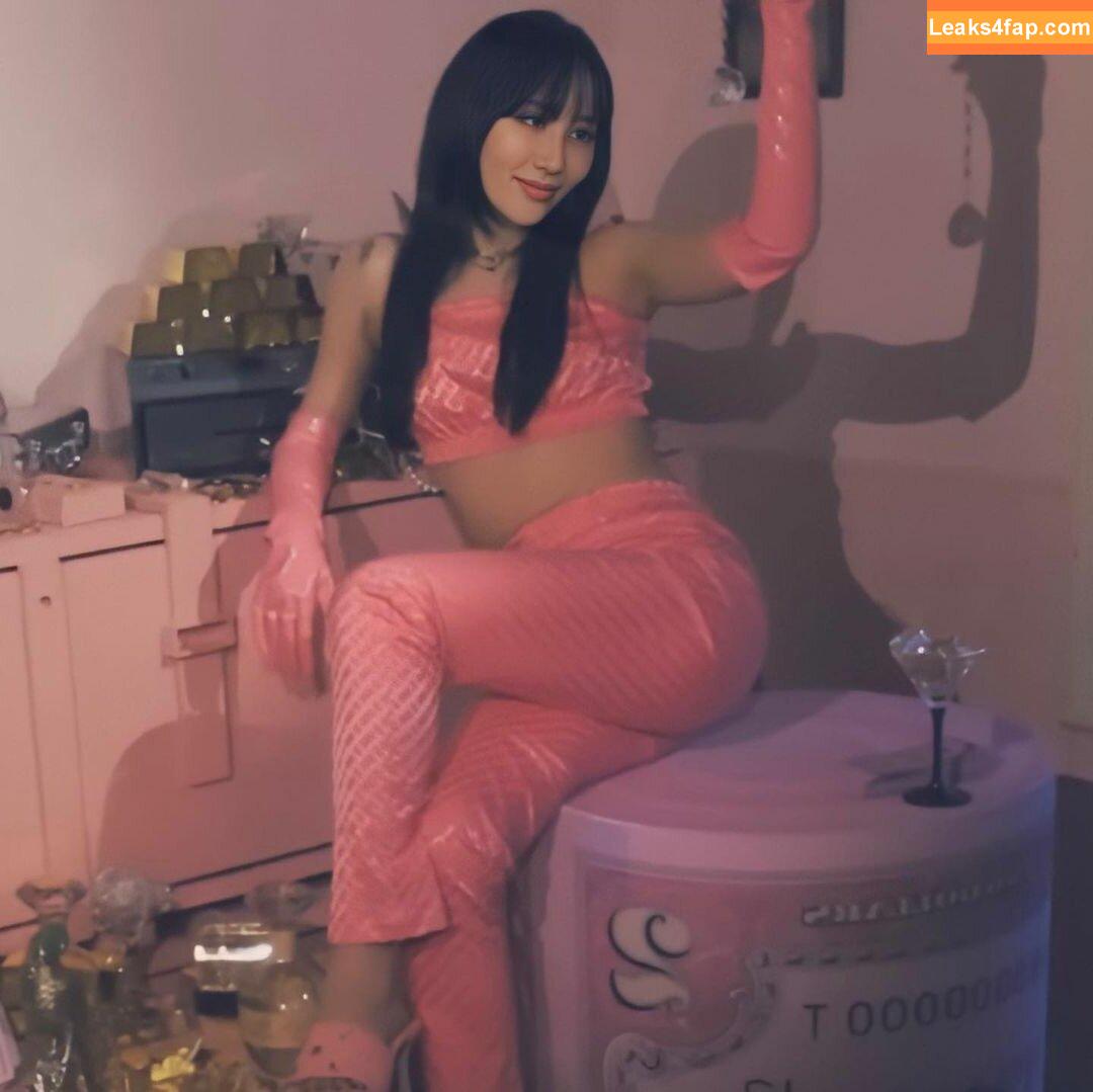 WomenK-pop /  leaked photo photo #0040