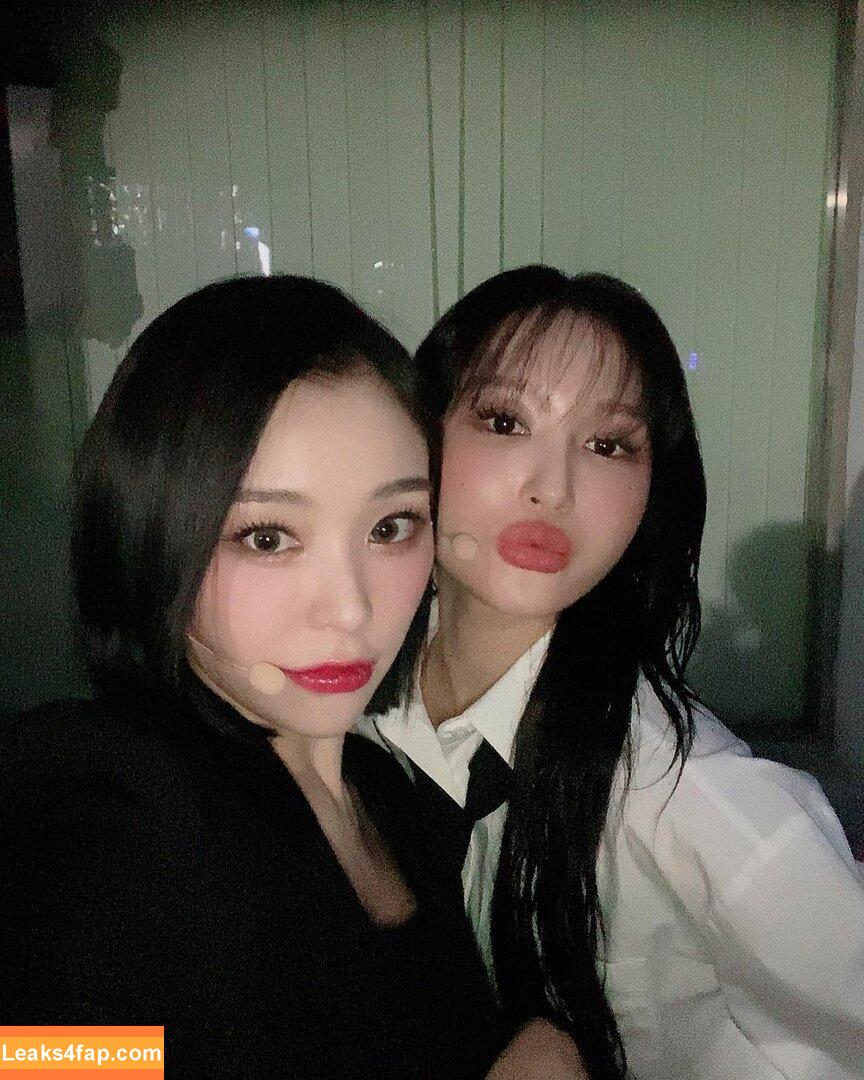 WomenK-pop /  leaked photo photo #0048