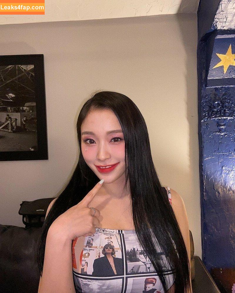 WomenK-pop /  leaked photo photo #0058
