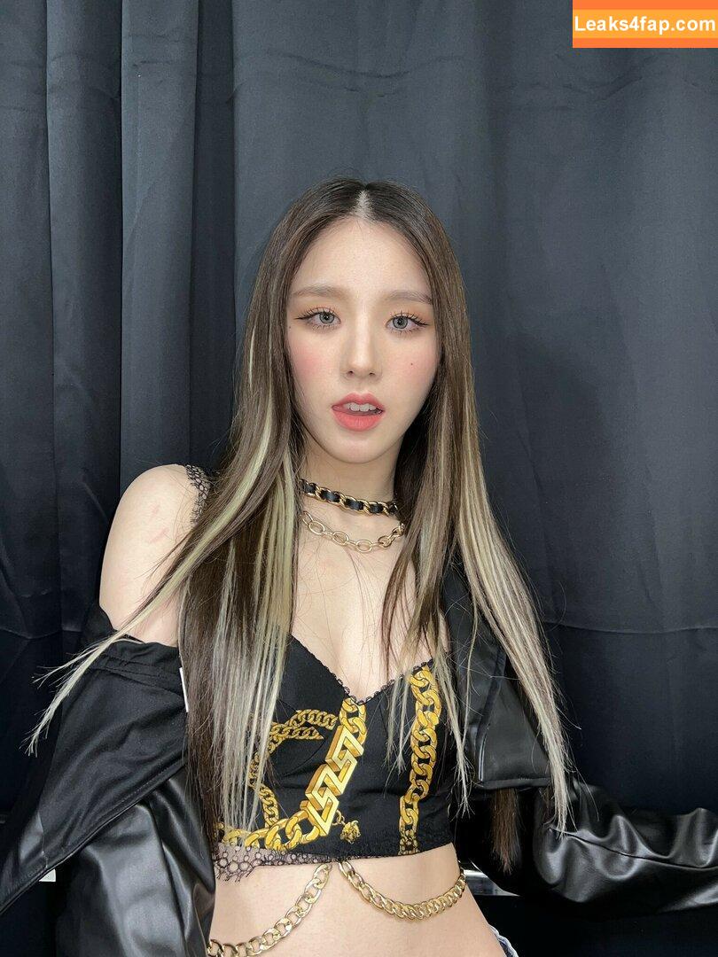 WomenK-pop /  leaked photo photo #0086