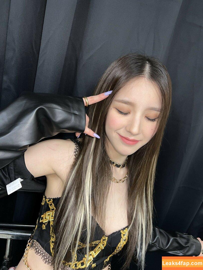 WomenK-pop /  leaked photo photo #0087