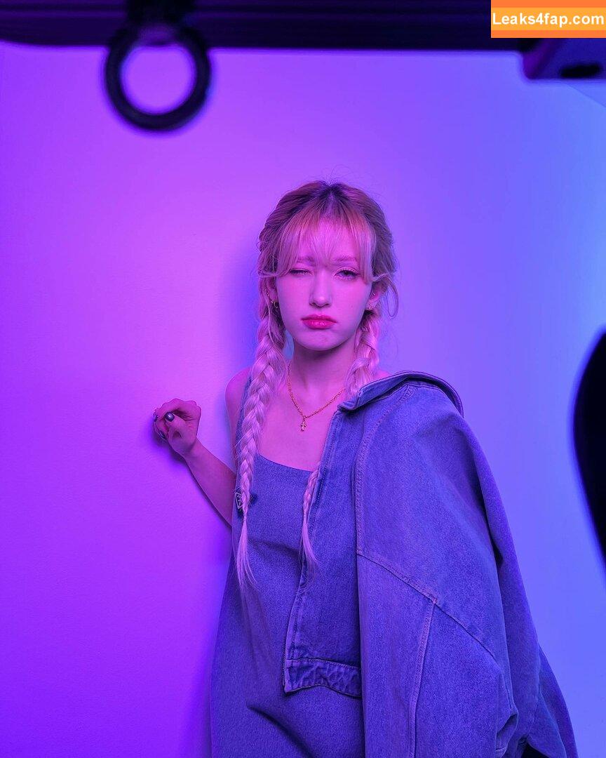 WomenK-pop /  leaked photo photo #0111
