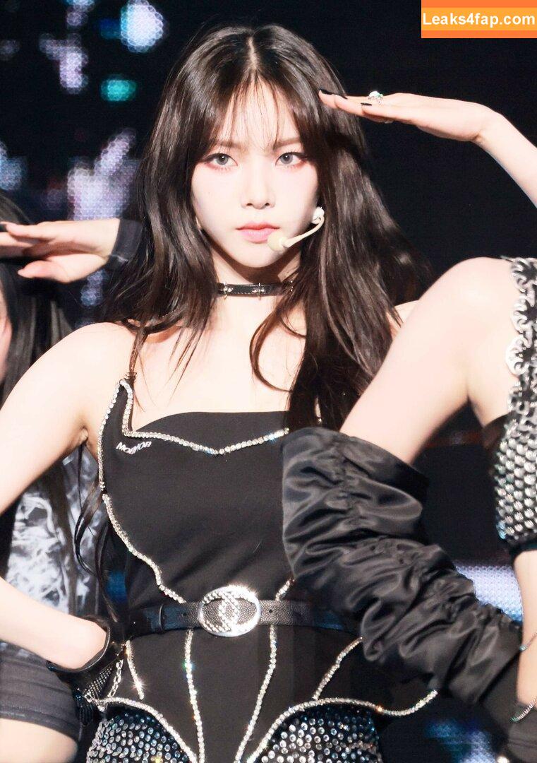 WomenK-pop /  leaked photo photo #0205