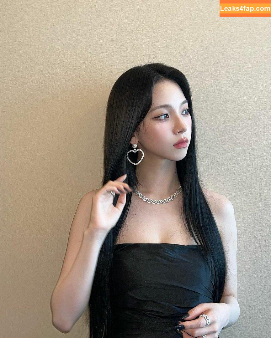 WomenK-pop /  leaked photo photo #0271
