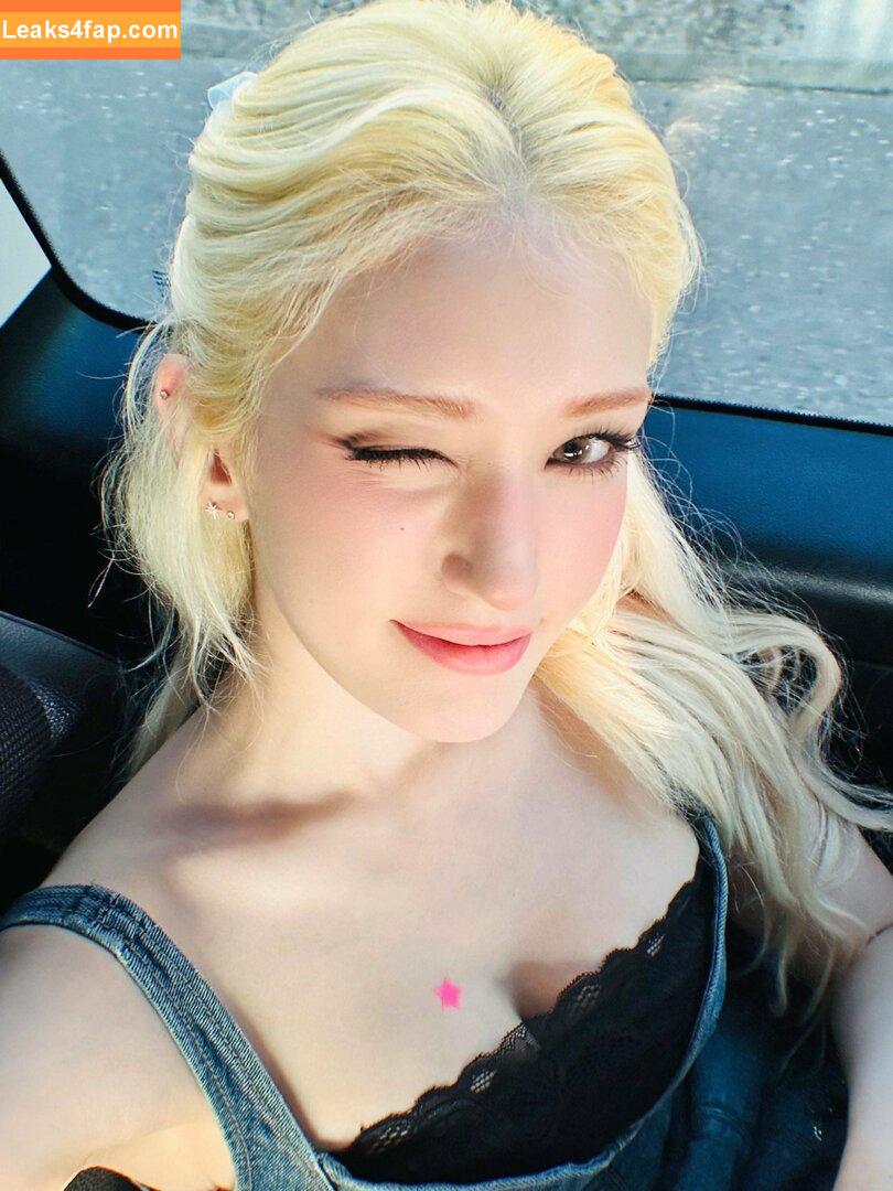 WomenK-pop /  leaked photo photo #0300