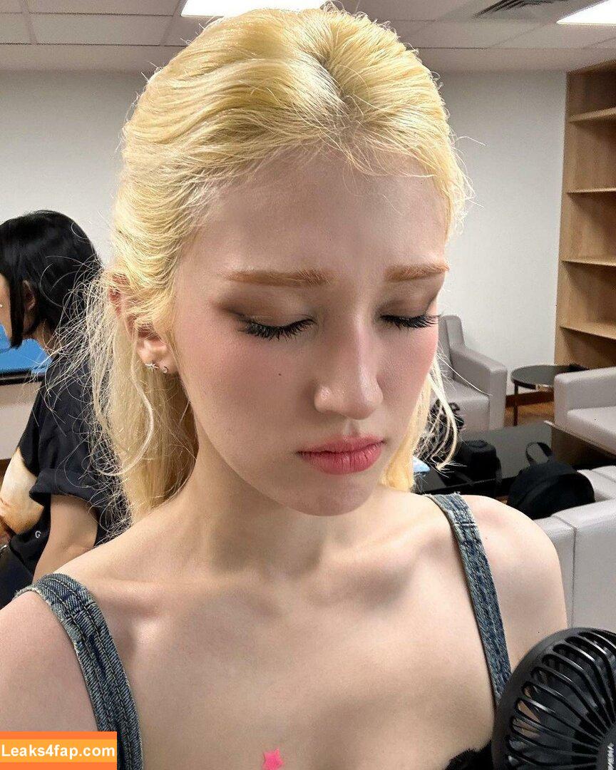 WomenK-pop /  leaked photo photo #0305