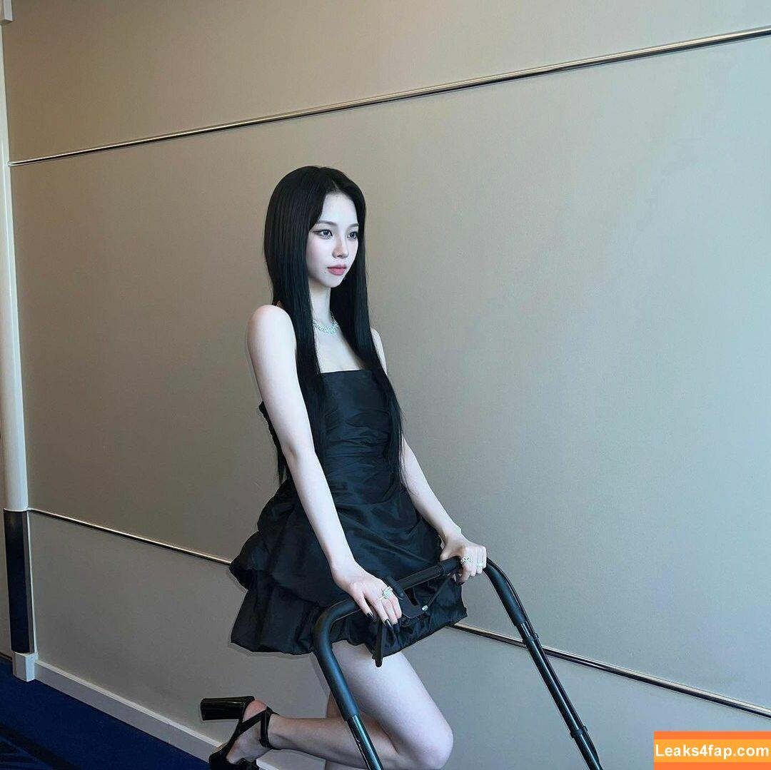 WomenK-pop /  leaked photo photo #0333