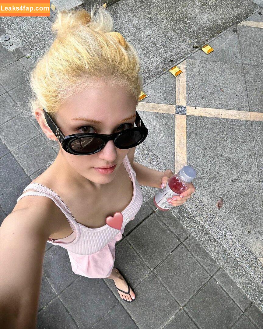 WomenK-pop /  leaked photo photo #0337