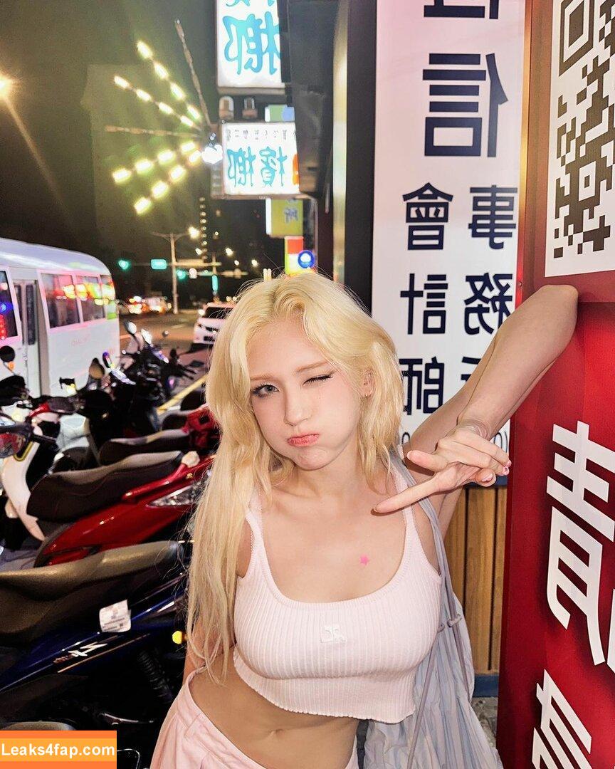 WomenK-pop /  leaked photo photo #0339