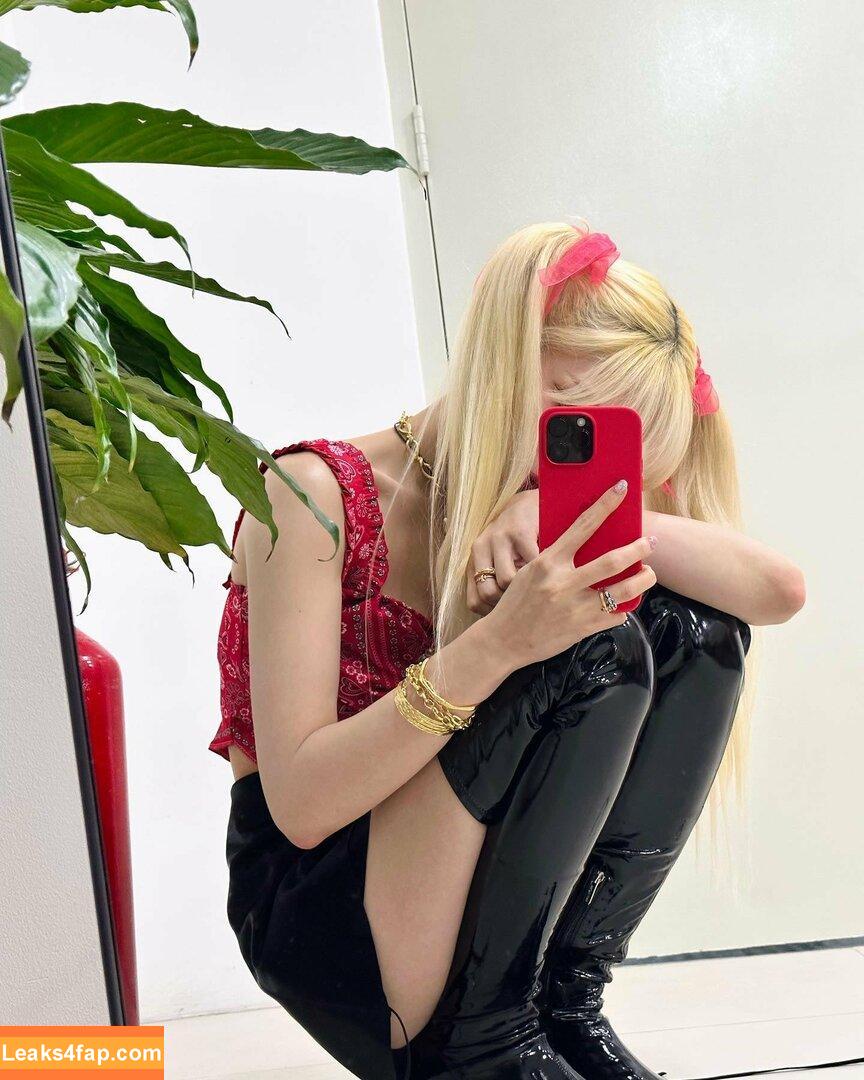 WomenK-pop /  leaked photo photo #0370