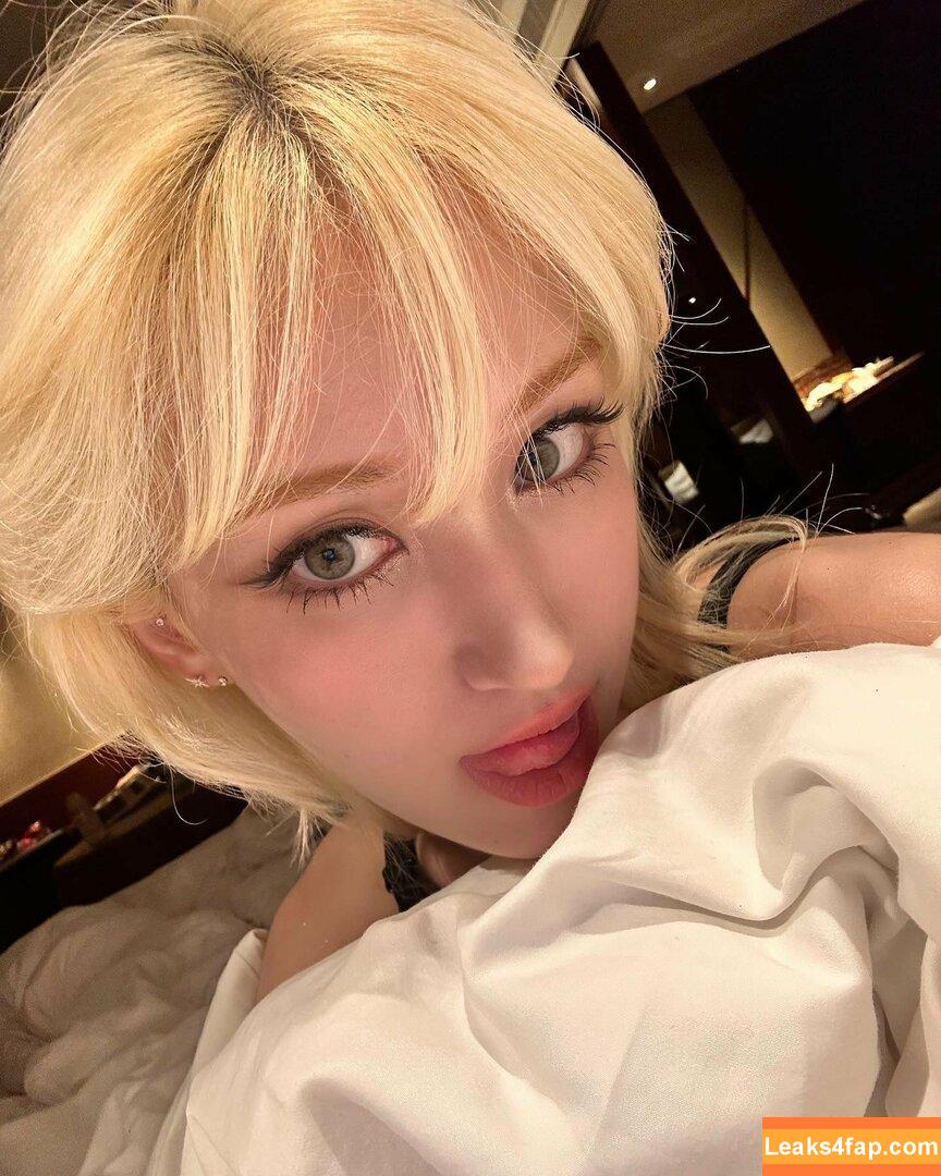 WomenK-pop /  leaked photo photo #0375