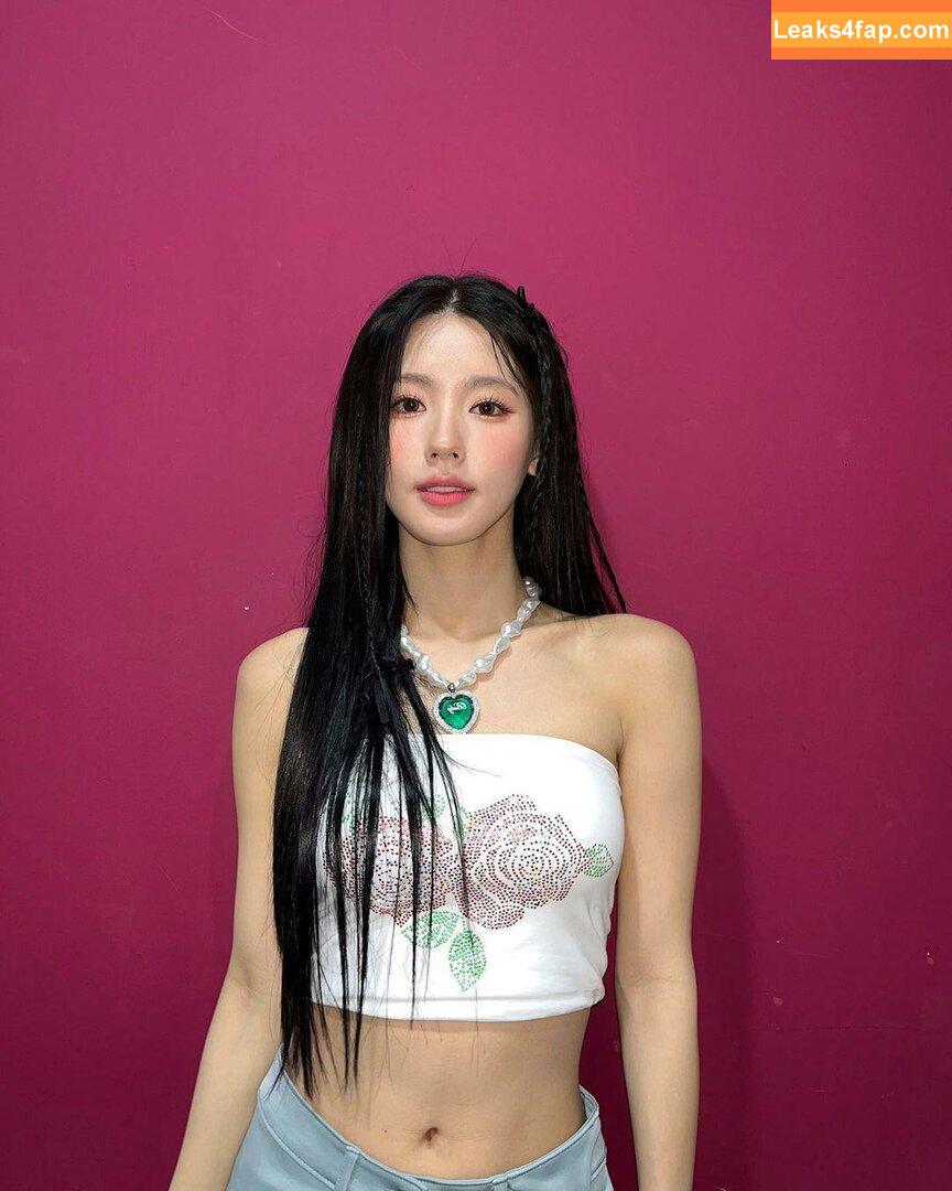 WomenK-pop /  leaked photo photo #0383