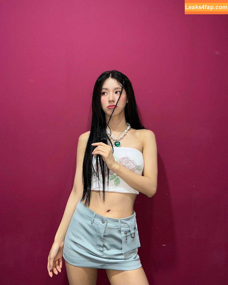 WomenK-pop /  leaked photo photo #0386