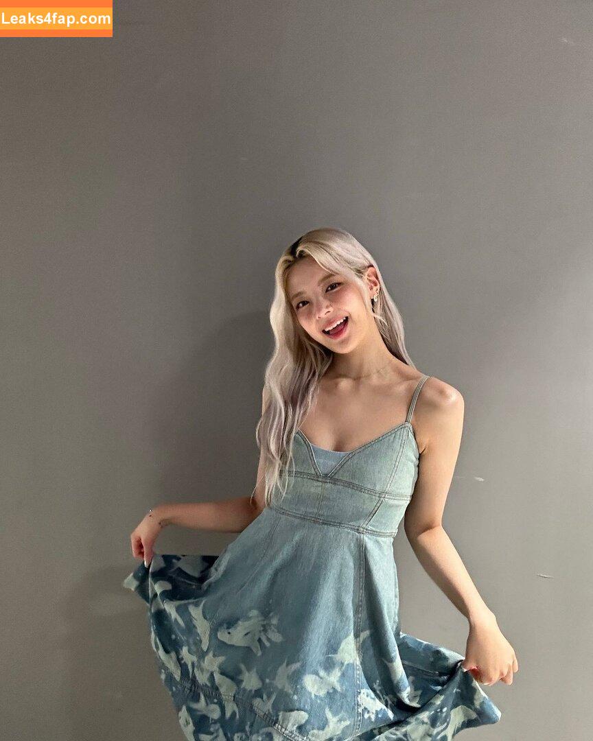 WomenK-pop /  leaked photo photo #0414