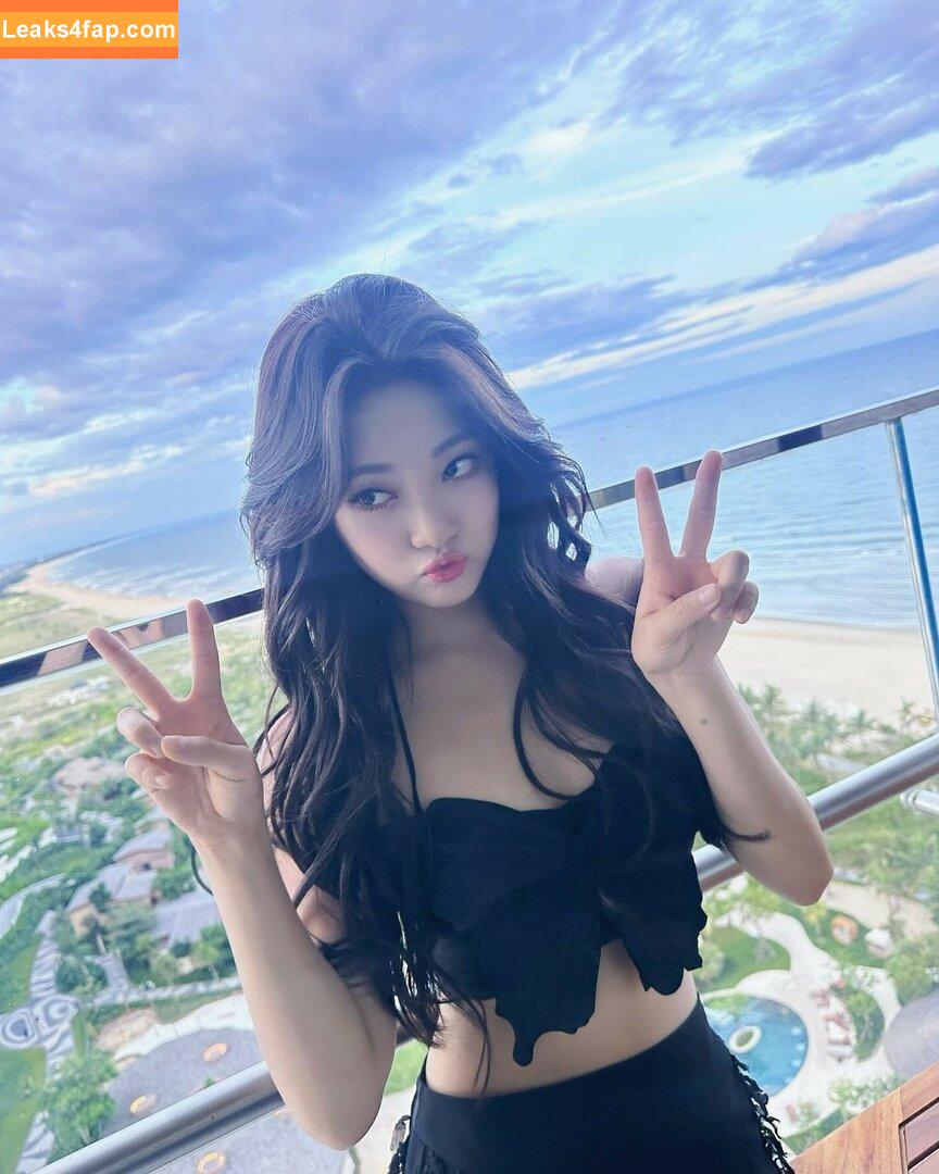WomenK-pop /  leaked photo photo #0431