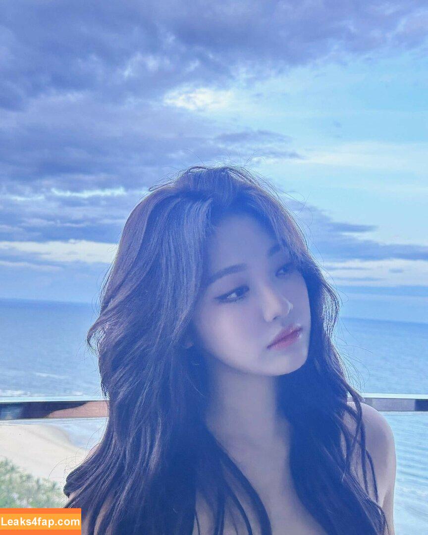 WomenK-pop /  leaked photo photo #0436