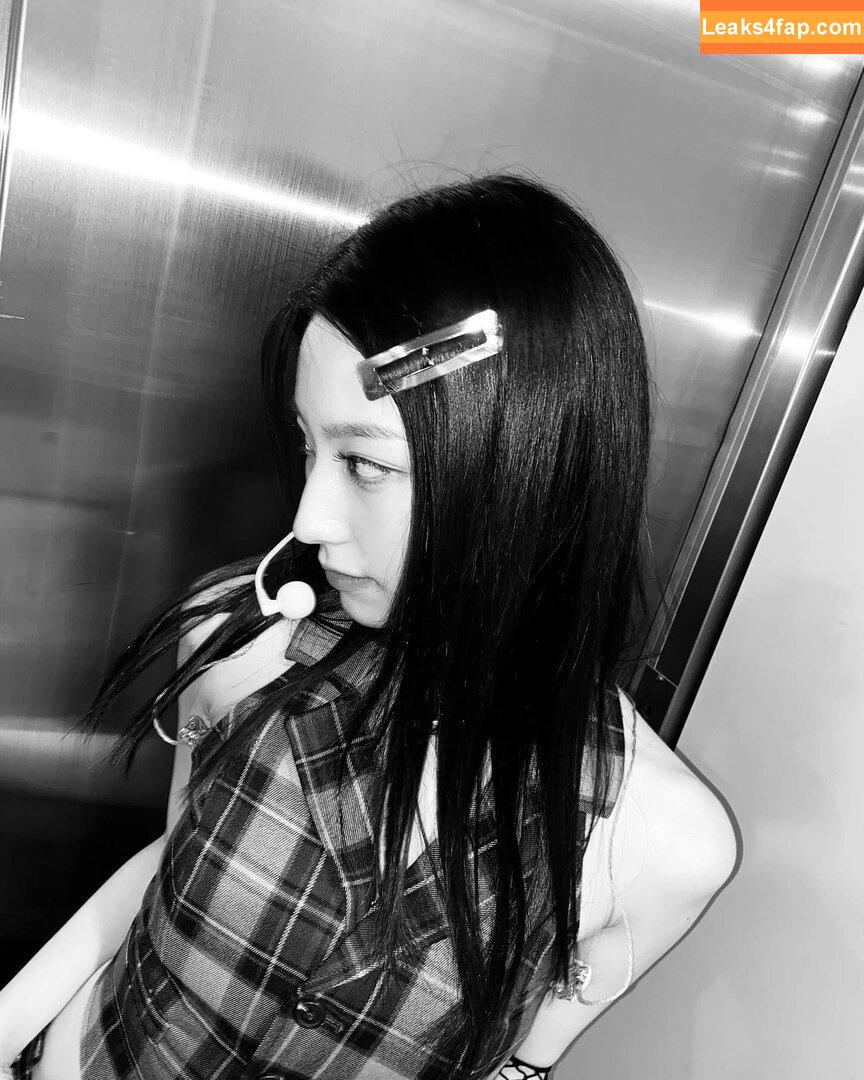 WomenK-pop /  leaked photo photo #0440