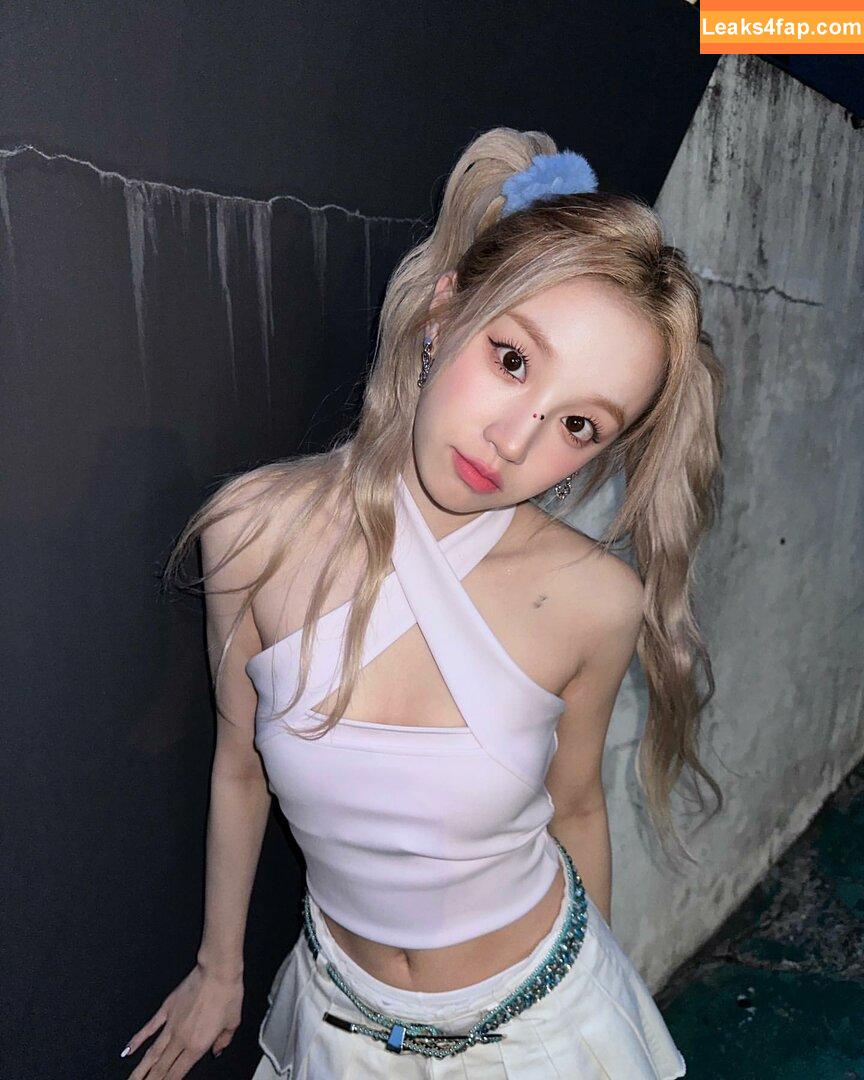 WomenK-pop /  leaked photo photo #0449