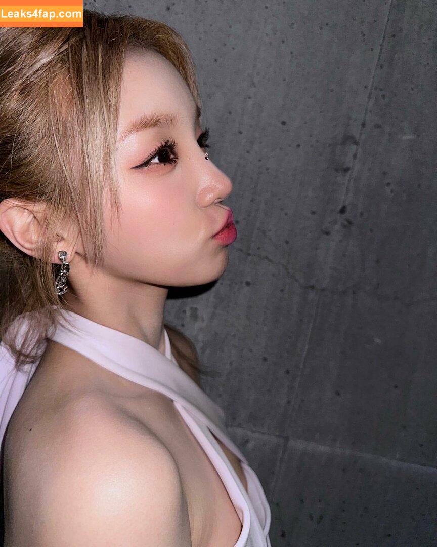 WomenK-pop /  leaked photo photo #0450