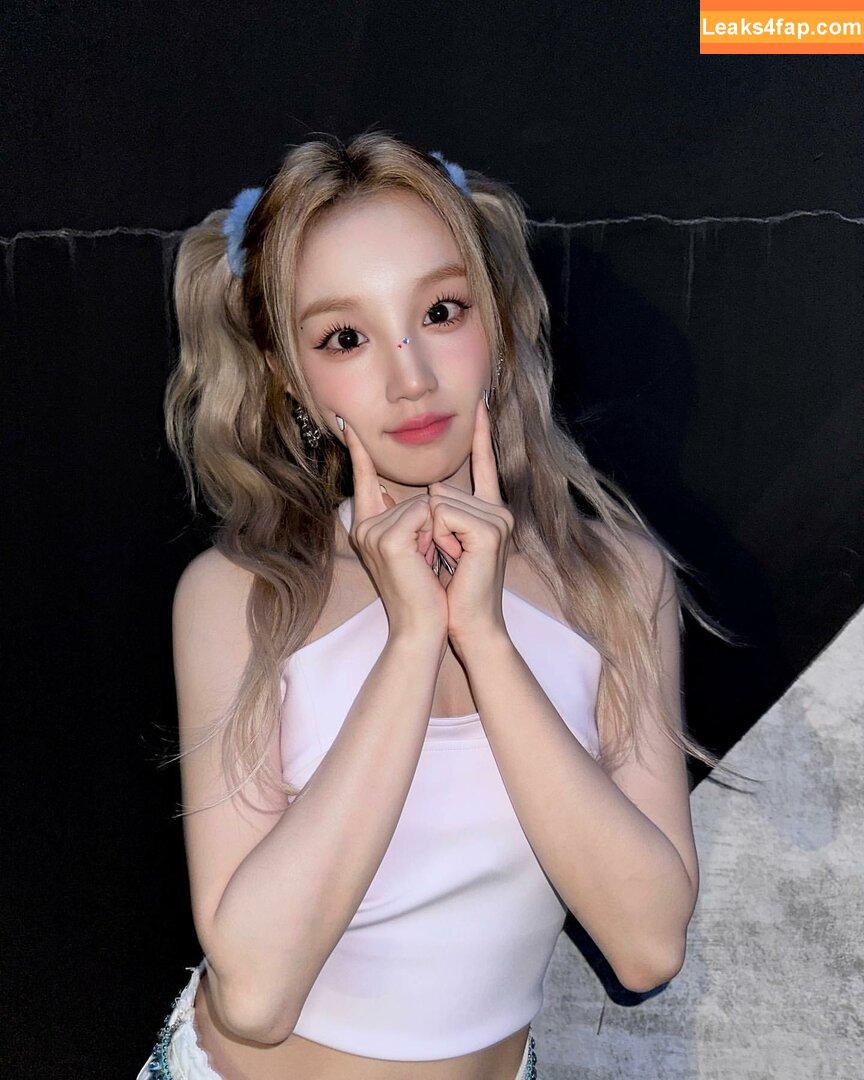 WomenK-pop /  leaked photo photo #0452