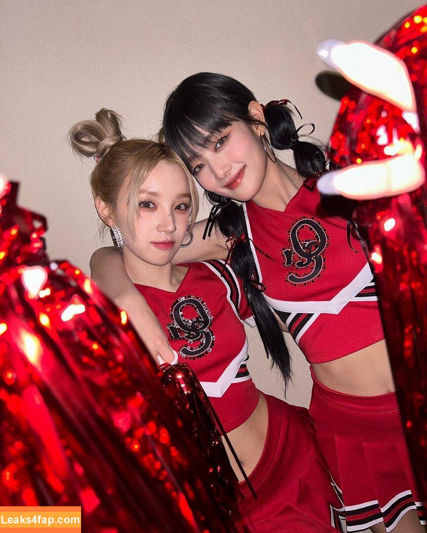 WomenK-pop /  leaked photo photo #0472