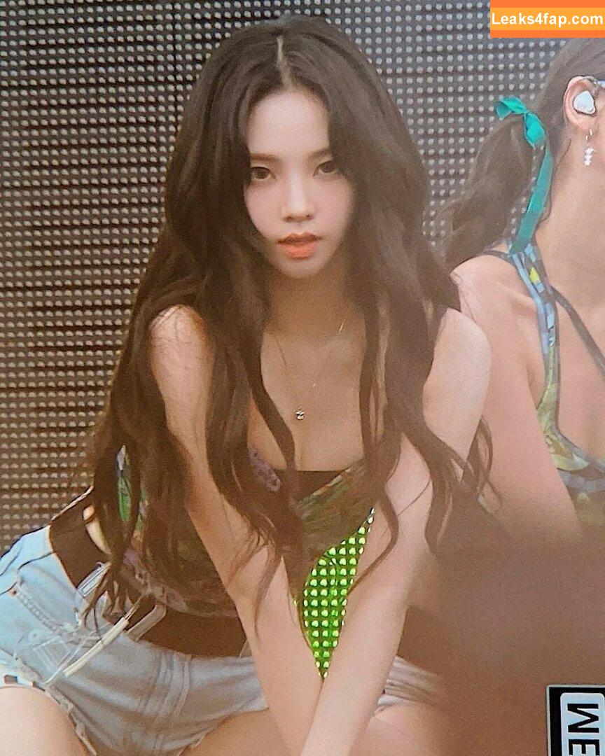 WomenK-pop /  leaked photo photo #0479
