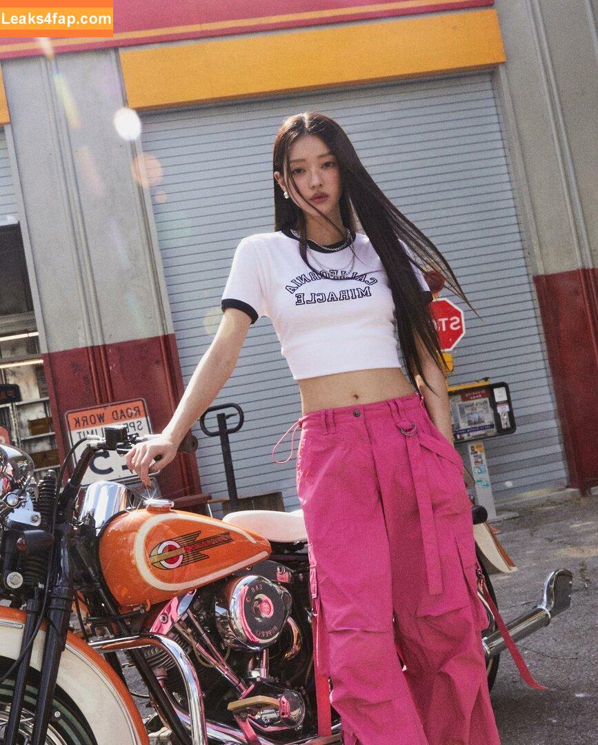WomenK-pop /  leaked photo photo #0516