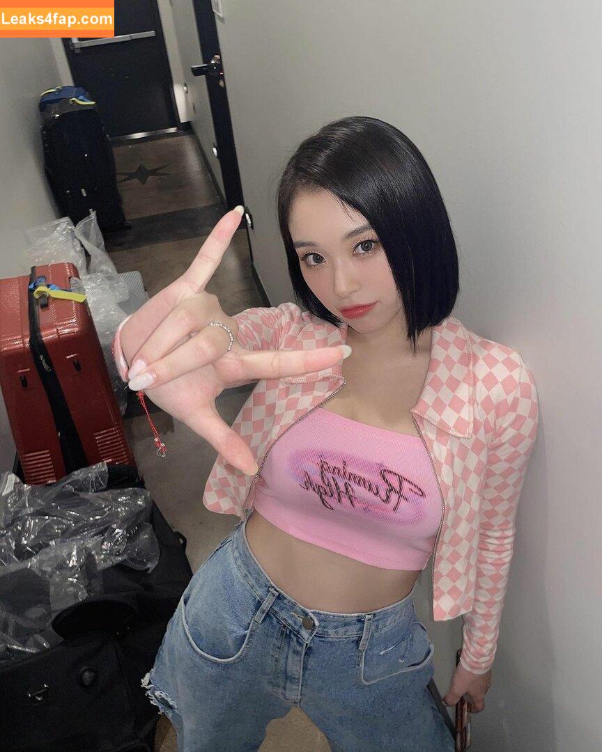 WomenK-pop /  leaked photo photo #0681