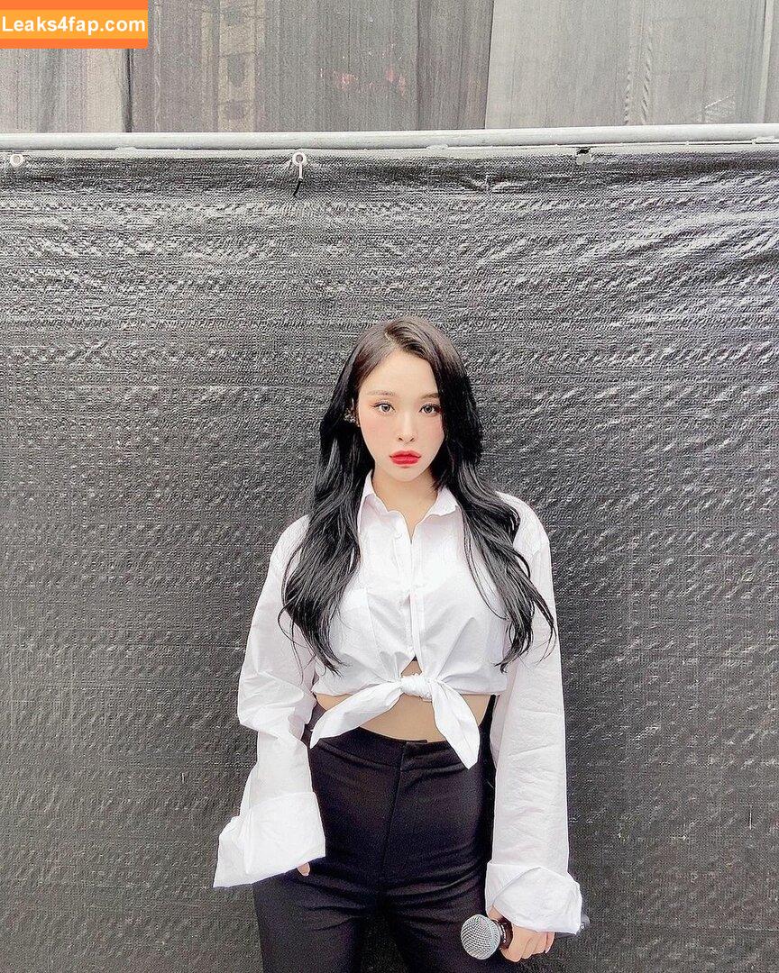 WomenK-pop /  leaked photo photo #0694