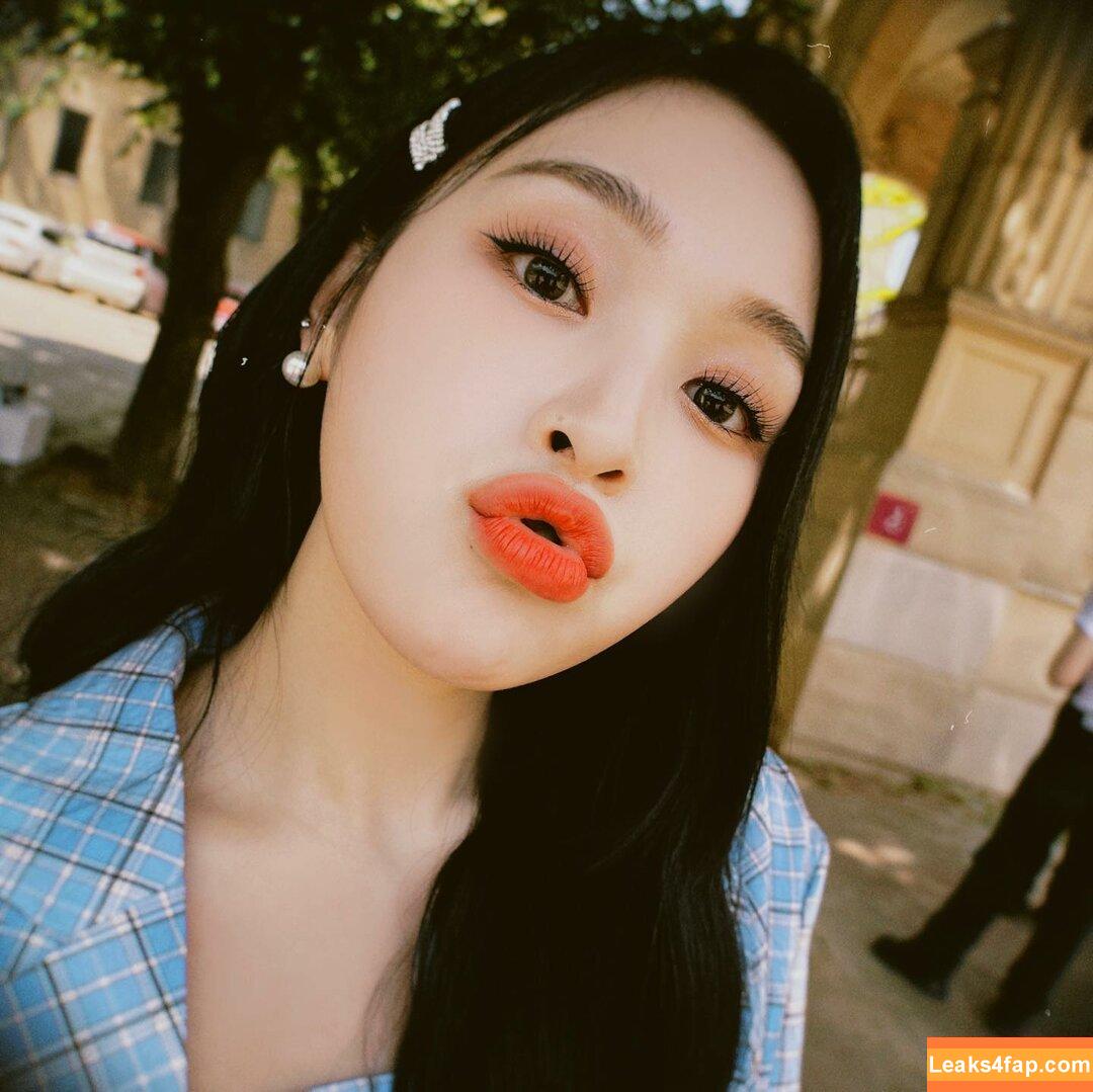 WomenK-pop /  leaked photo photo #0695