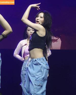 WomenK-pop photo #0002