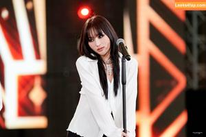 WomenK-pop photo #0015