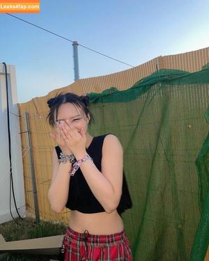 WomenK-pop photo #0026