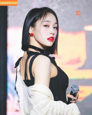 WomenK-pop photo #0046