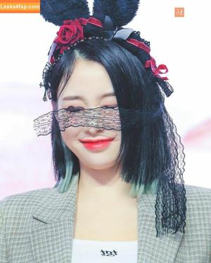 WomenK-pop photo #0075